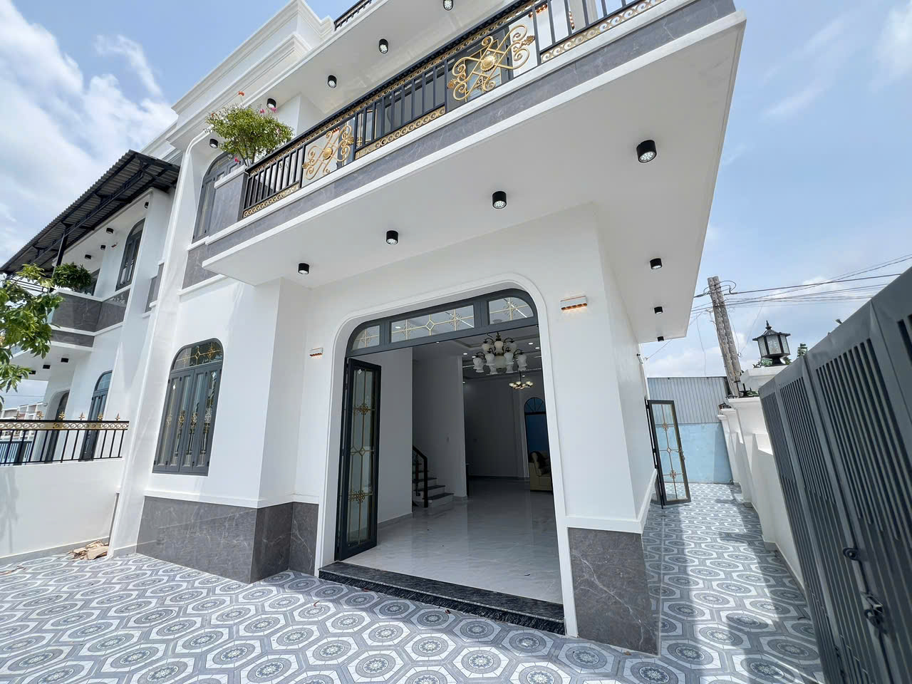 VILLA ĐÁNG XUỐNG TIỀN - Ảnh chính