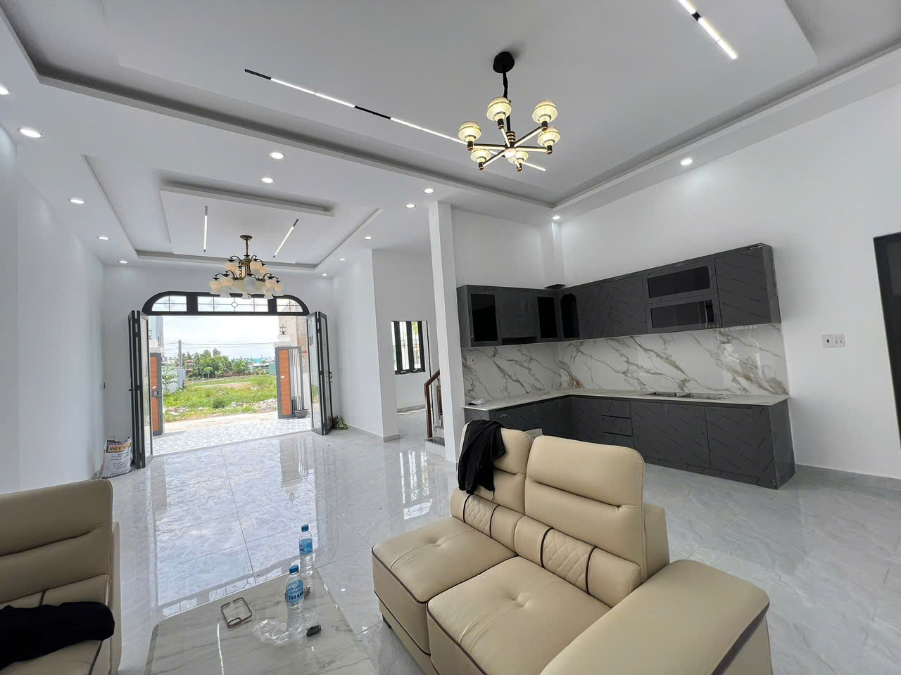 VILLA ĐÁNG XUỐNG TIỀN - Ảnh 1