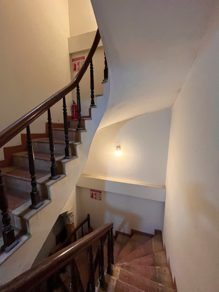 Bán nhà Ngọc Khánh, Ba Đình, lô góc, 2 thoáng, 50m2, 5 tầng, Mt 5.9m, chỉ 16.9 tỷ - Ảnh 1