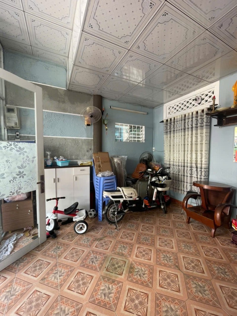 # Nhà MT đường 5.5m Giang Văn Minh gần Trưng Nữ Vương, 70m2, ngang 4.3m, C4, 4.5 tỷ - Ảnh 2