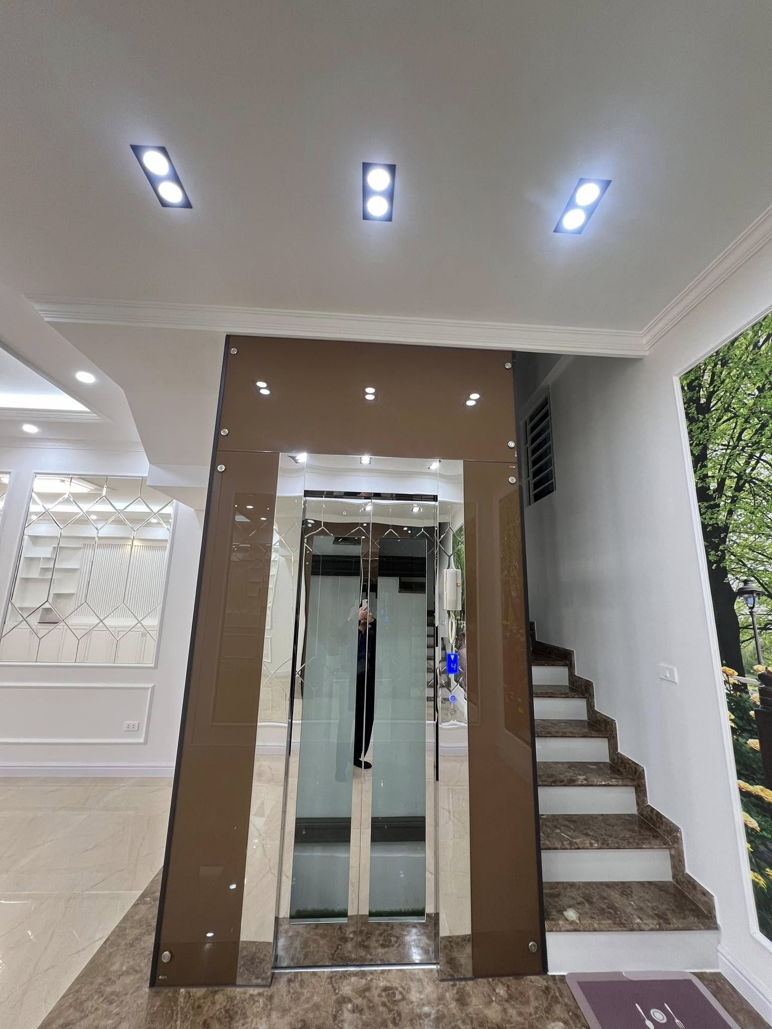 NHÀ ĐẸP PHỐ ĐÔNG QUAN CẦU GIẤY - LUXURY - THANG MÁY -SĐCC - LH:EM PHÚ - CALL: 0969577586 - Ảnh 2
