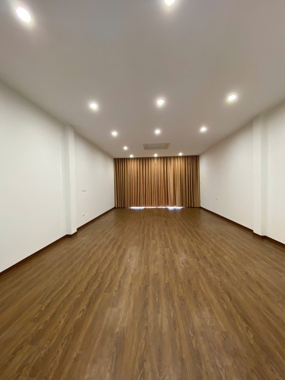 BÁN NHÀ ĐẸP HOA LÂM LONG BIÊN - HIẾM, ĐẸP, ĐẲNG CẤP, THANG MÁY ĐỜI MỚI - KINH DOANH ĐỈNH - Ảnh 3