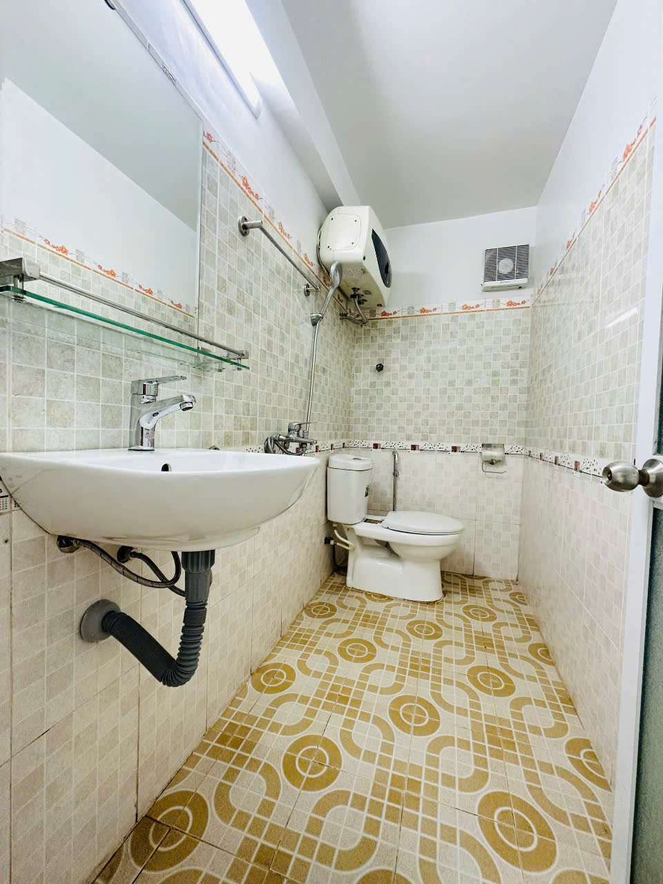 Nhà mặt ngõ thẳng tắp 630 Thiên Lôi, 35m 3 tầng, lô góc, Giá 2.65 tỉ - Ảnh 3