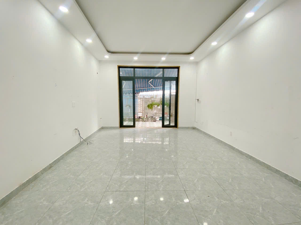 Bán nhà MTKD ngay Nguyễn Sơn quận Tân Phú 5 x 10-3 tang chỉ 6.7 ty tl - Ảnh chính