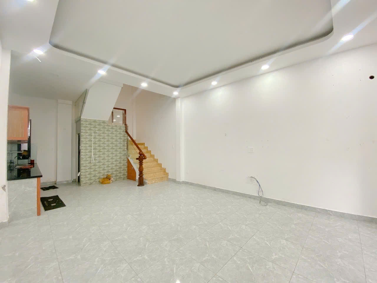 Bán nhà MTKD ngay Nguyễn Sơn quận Tân Phú 5 x 10-3 tang chỉ 6.7 ty tl - Ảnh 3