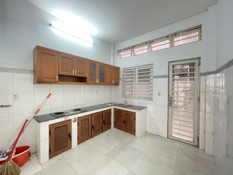 PHẠM VĂN CHÍ - Q6 - HẺM XE HƠI - 33M2 - 2 TẦNG 2PN 2WC - CHỈ 4.5 TỶ - Ảnh 2