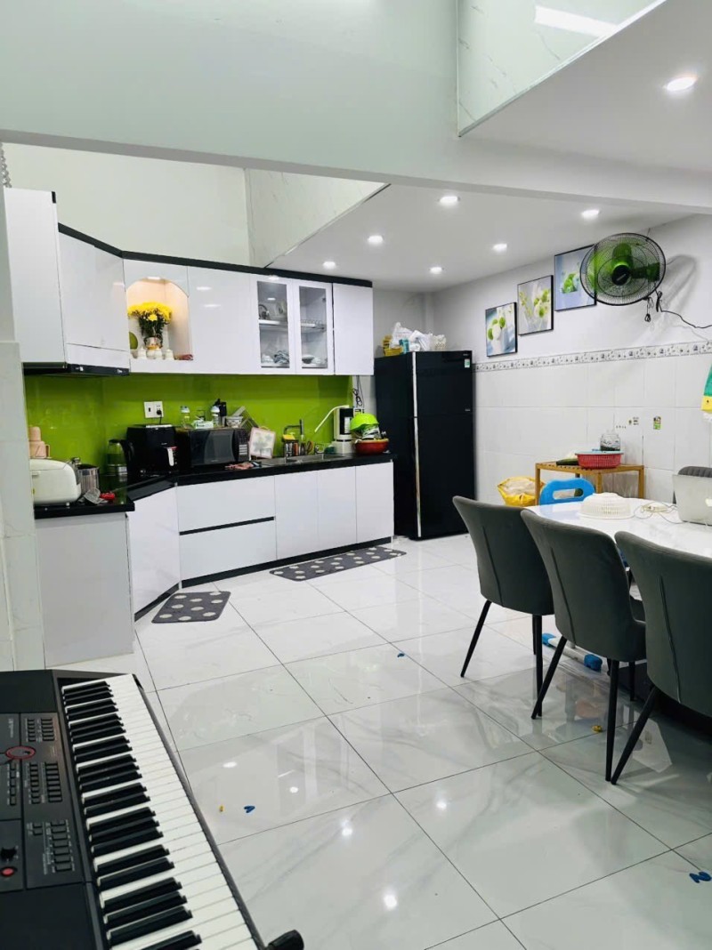 Bán nhà 92m² 2 tầng, 5PN, 3WC, Q.9, 7.15  tỷ, sổ hồng - Ảnh 1