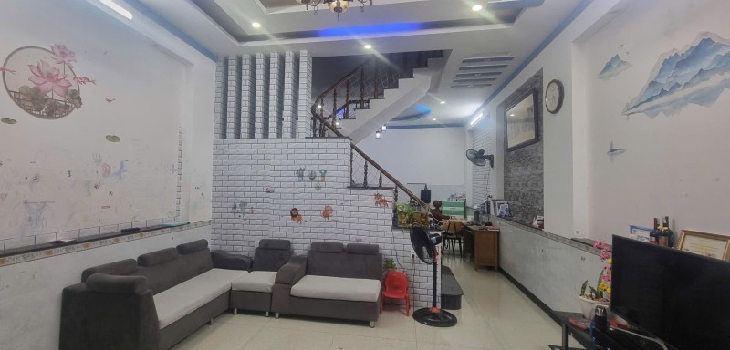 Bán nhà 2 Tầng Dĩ An,1 sẹc Lê Hồng Phong,đường 2 ô tô,giá đầu tư,nhanh thì còn - Ảnh chính