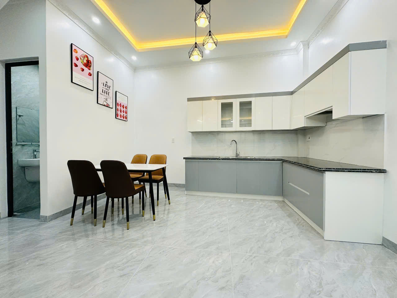Bán nhà xây mới 50m 4 tầng Thiên Lôi gần AEON giá 3.35 tỉ ngõ cực nông - Ảnh 2