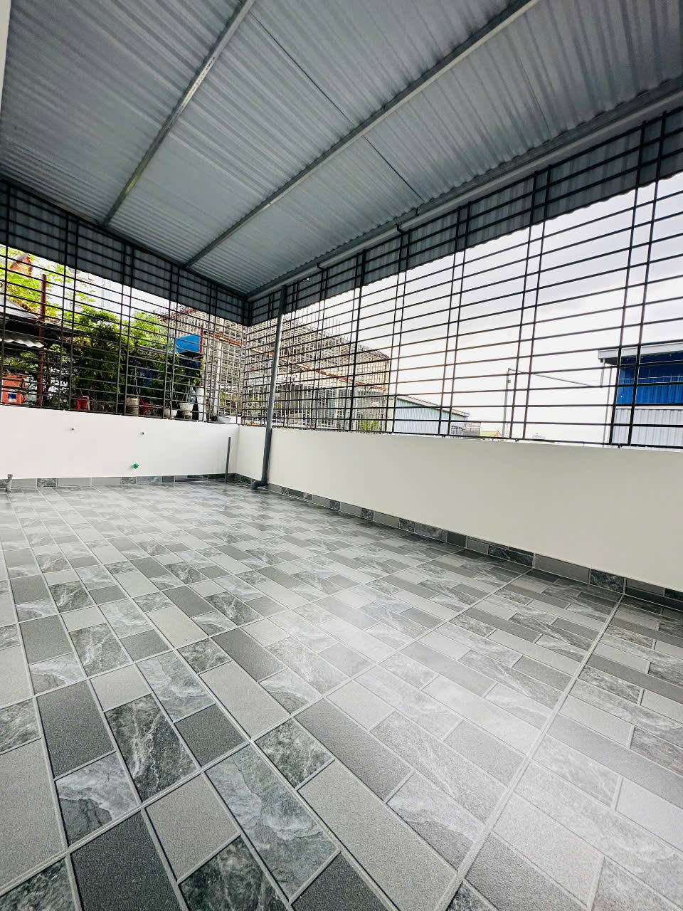 Bán nhà xây mới 50m 4 tầng Thiên Lôi gần AEON giá 3.35 tỉ ngõ cực nông - Ảnh 4