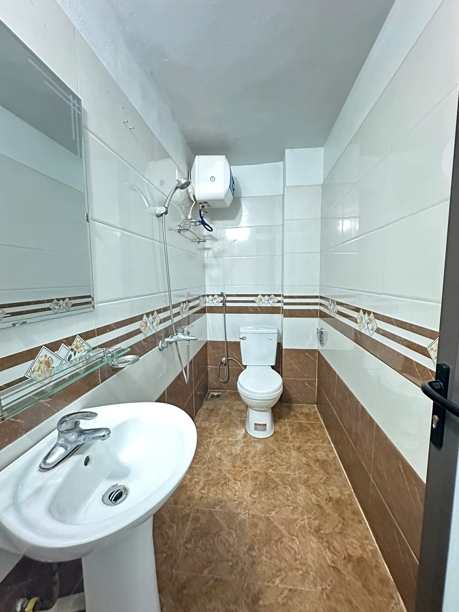 Bán căn nhà 3 tầng ngõ khu Vịt Cỏ Hồ Sen, ph Tân Bình, TP HD, 40m2, 3 ngủ, 2.05 tỷ, trung tâm - Ảnh 6