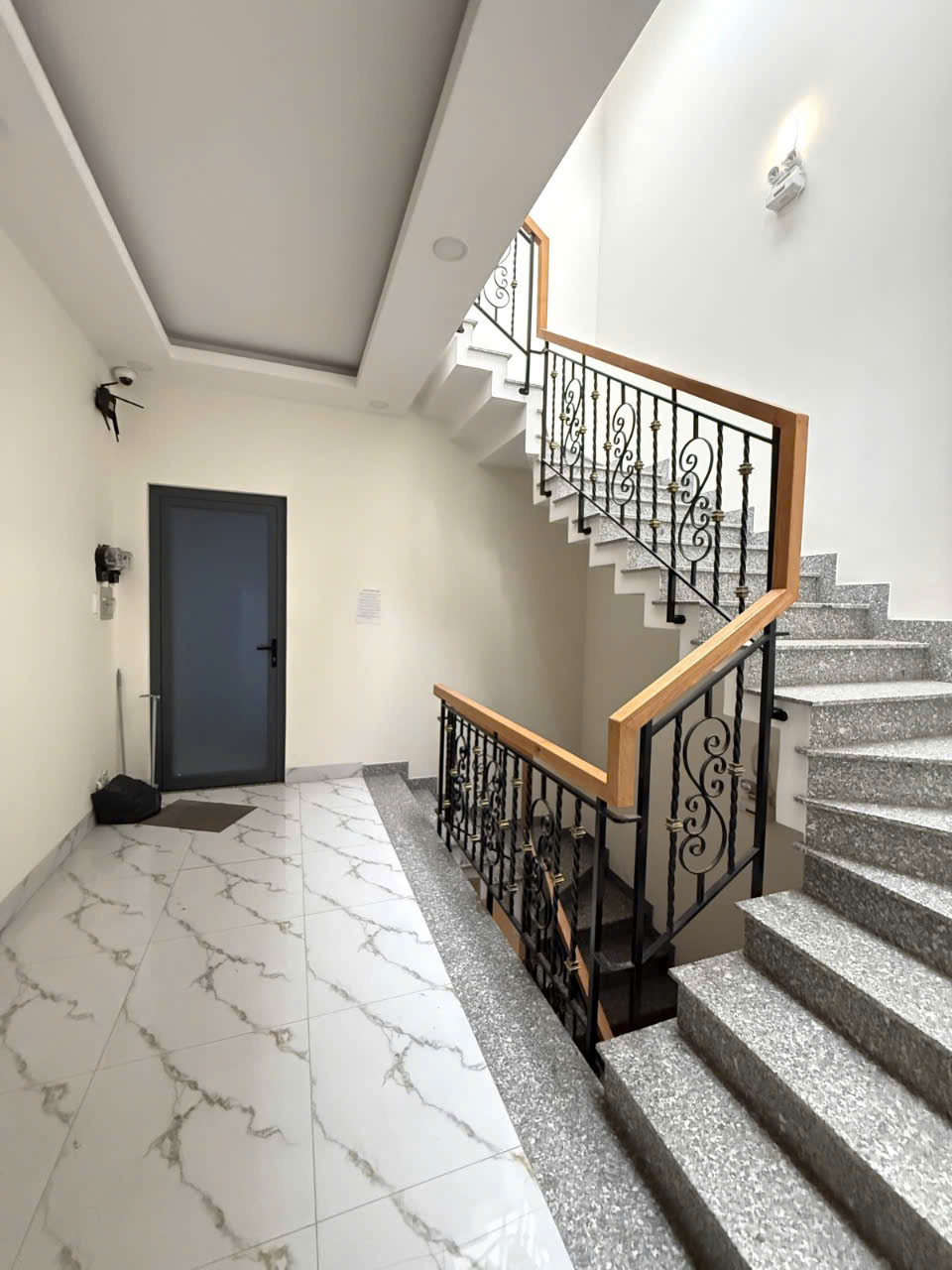 Bán Gấp Nhà mặt tiền đường Bình Long Tân Phú 72m2,5 tầng thang máy Nhỉnh 17 tỷ - Ảnh 1