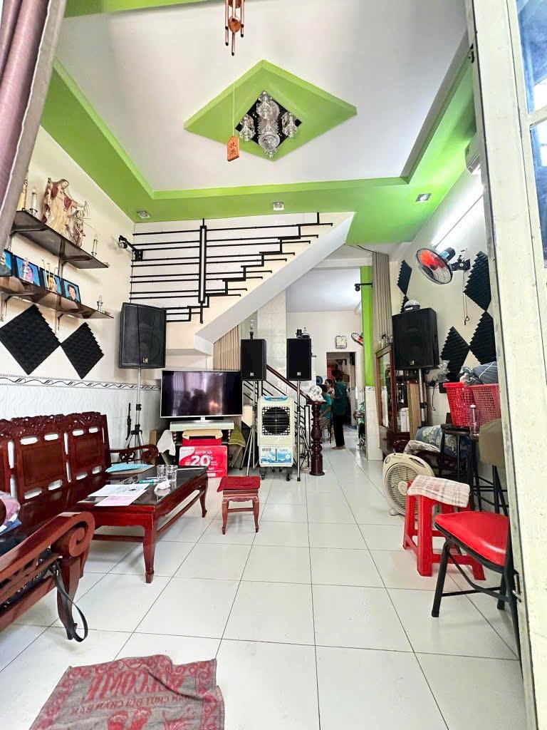 **Giá Chính Chủ 6Tỷ Nhỉnh_ Căn góc Hẻm 6m,4 Tầng An Dương Vương Thông Trần Phú Q5 - Ảnh chính