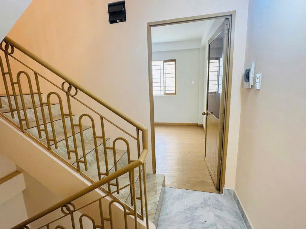 ***XÍU 7 Tỷ_Hẻm 4m,5 Tầng –Sát Mặt Tiền Nguyễn Trãi Q5 (3.6X9.5m) 6PN - Ảnh 1