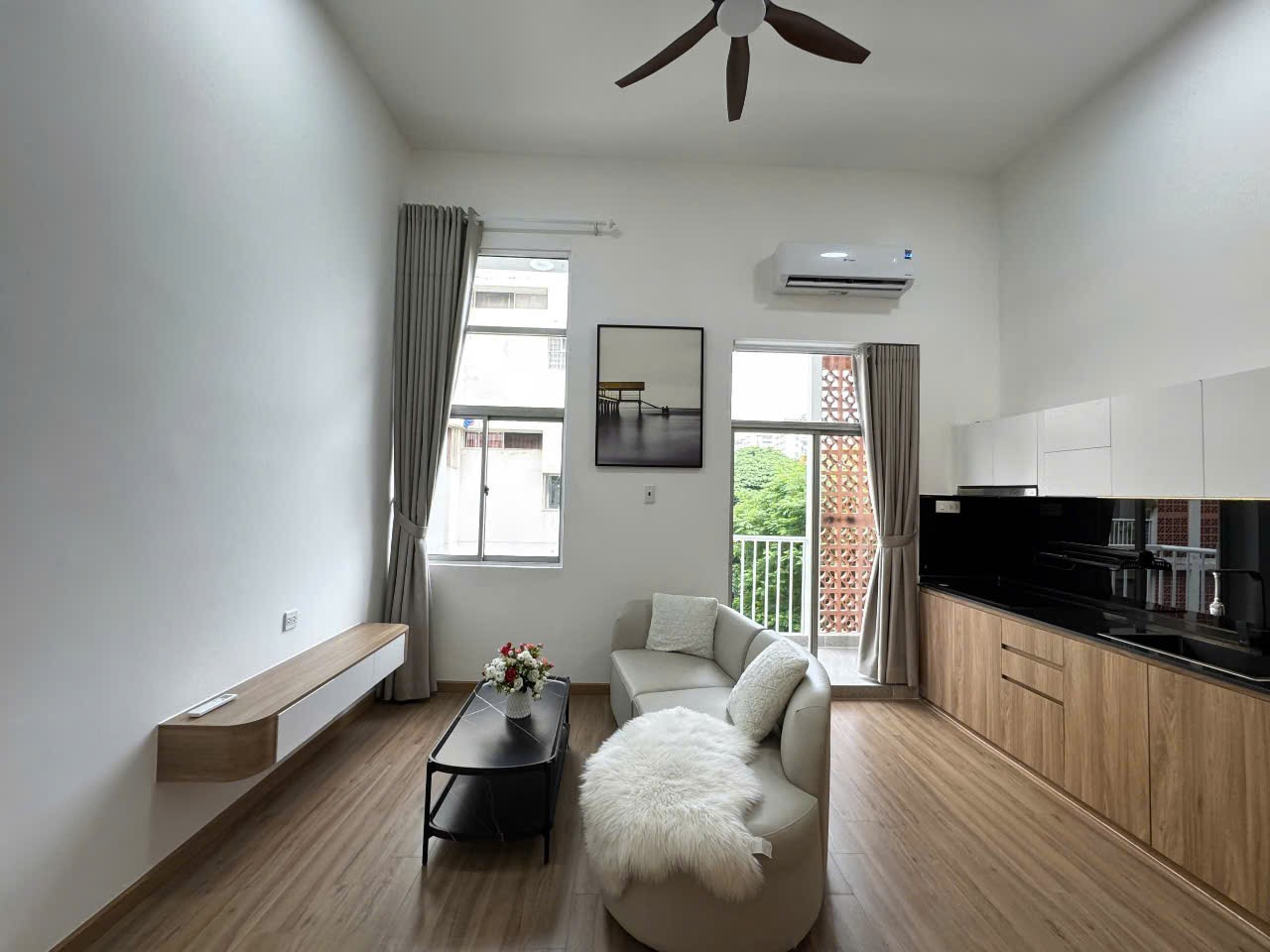 Cần cho thuê căn hộ Hưng Vượng 1, PMH, Q7, DT 69m2, TK 2PN nhà mới đẹp, giá chỉ 12,5 triệu - Ảnh chính