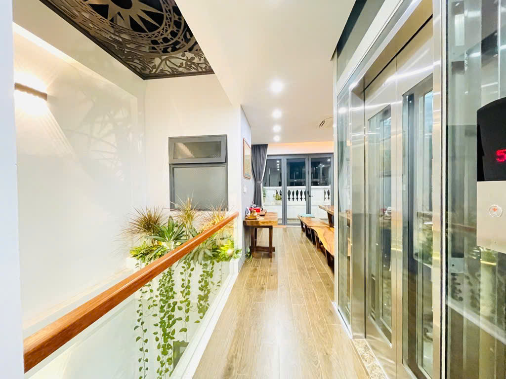 Bán nhà Tây Hồ, ô tô vào nhà, 6 tầng thang máy, 90m chỉ 23 tỷ - Ảnh 1