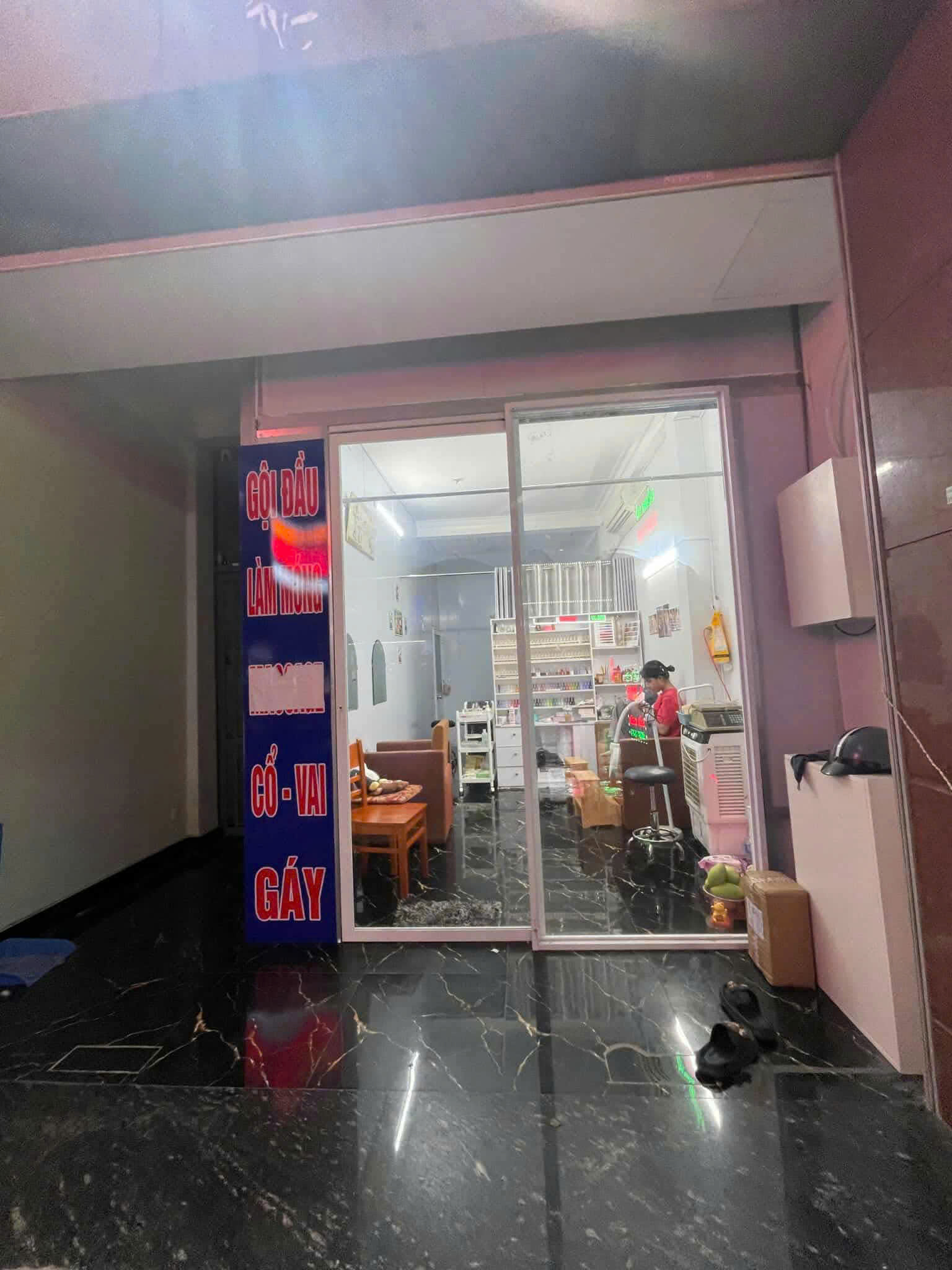 Cần sang lại tiệm nail gấp: Mặt bằng đường lớn Nguyễn Sơn - Ảnh chính