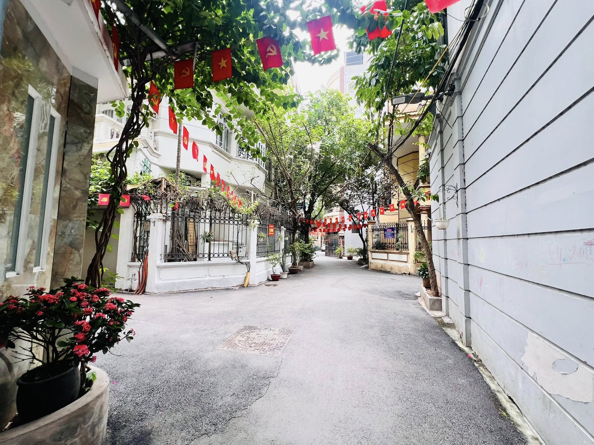 Nhà Dòng Tiền 97m², Tại Ngõ Võng Thị, Bưởi, Tây Hồ, Đang Cho Thuê 30 Triệu/Tháng, Giá 29.8 - Ảnh 1