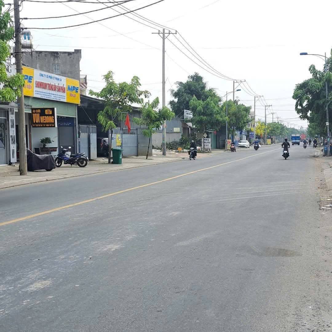 Bán đất mặt tiền 35x90m giá 90 tỷ Đường Dương Công Khi - Ảnh chính