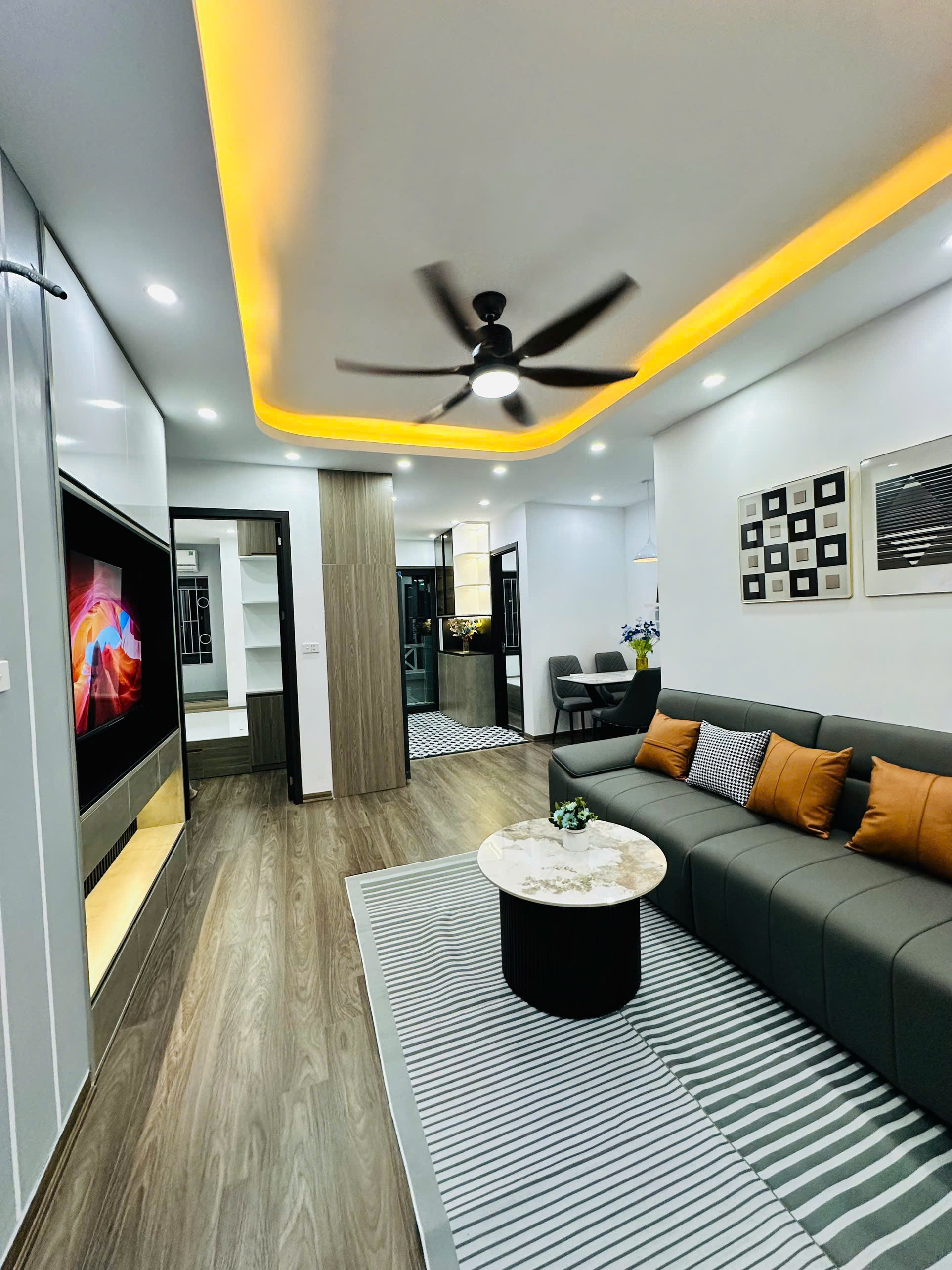 Bán căn hộ chung cư sổ đỏ CT4B-X2 Linh Đàm, full NT mới, 68m2, 2 ngủ, 4ty420 - Ảnh 1