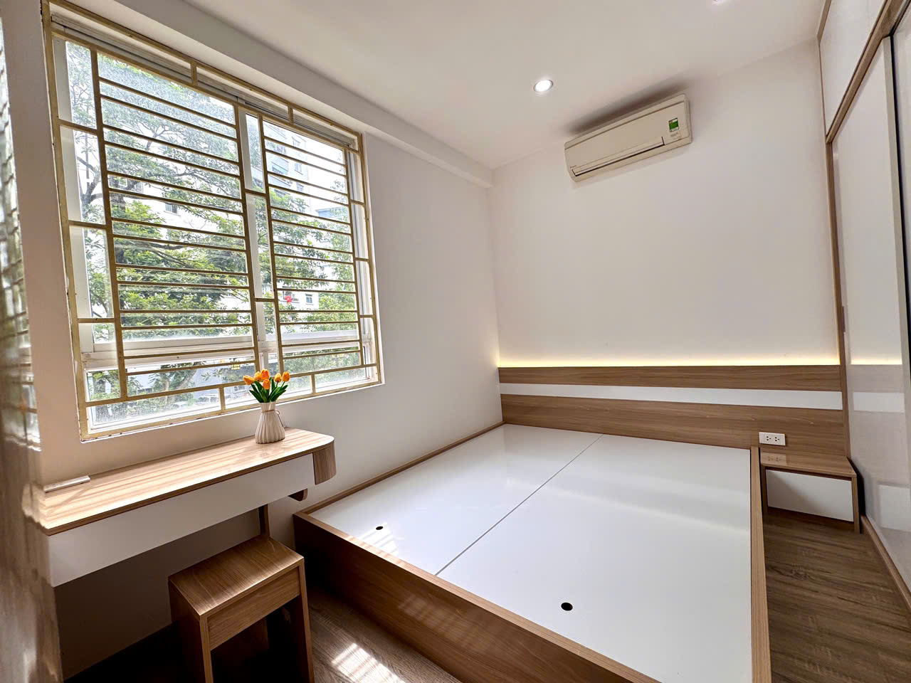 Bán căn chung cư hiếm, đẹp tòa CT2-TP Linh Đàm 57m2, 2 ngủ, full NT, 4ty170 - Ảnh 4