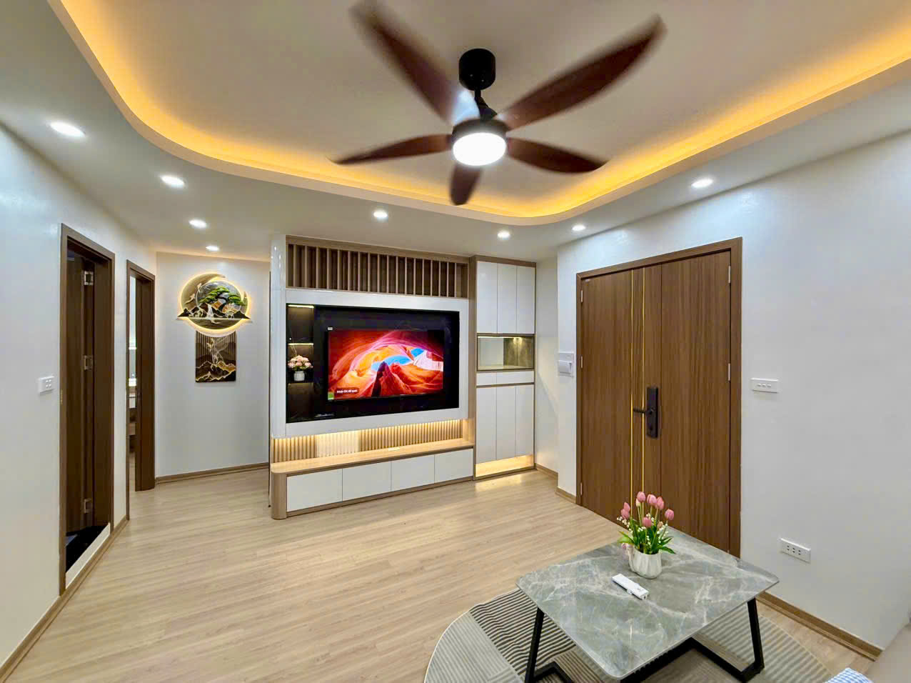 Bán căn hộ chung cư sổ đỏ Nơ 10 Linh Đàm, Q. Hoàng Mai DT 56m2, 2 ngủ, 3.x tỷ - Ảnh 2