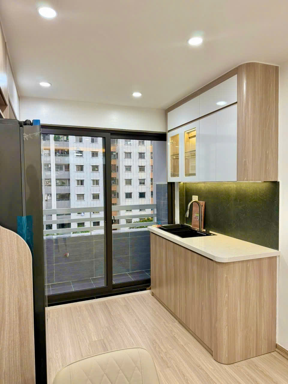 Bán căn hộ chung cư sổ đỏ Nơ 10 Linh Đàm, Q. Hoàng Mai DT 56m2, 2 ngủ, 3.x tỷ - Ảnh 3