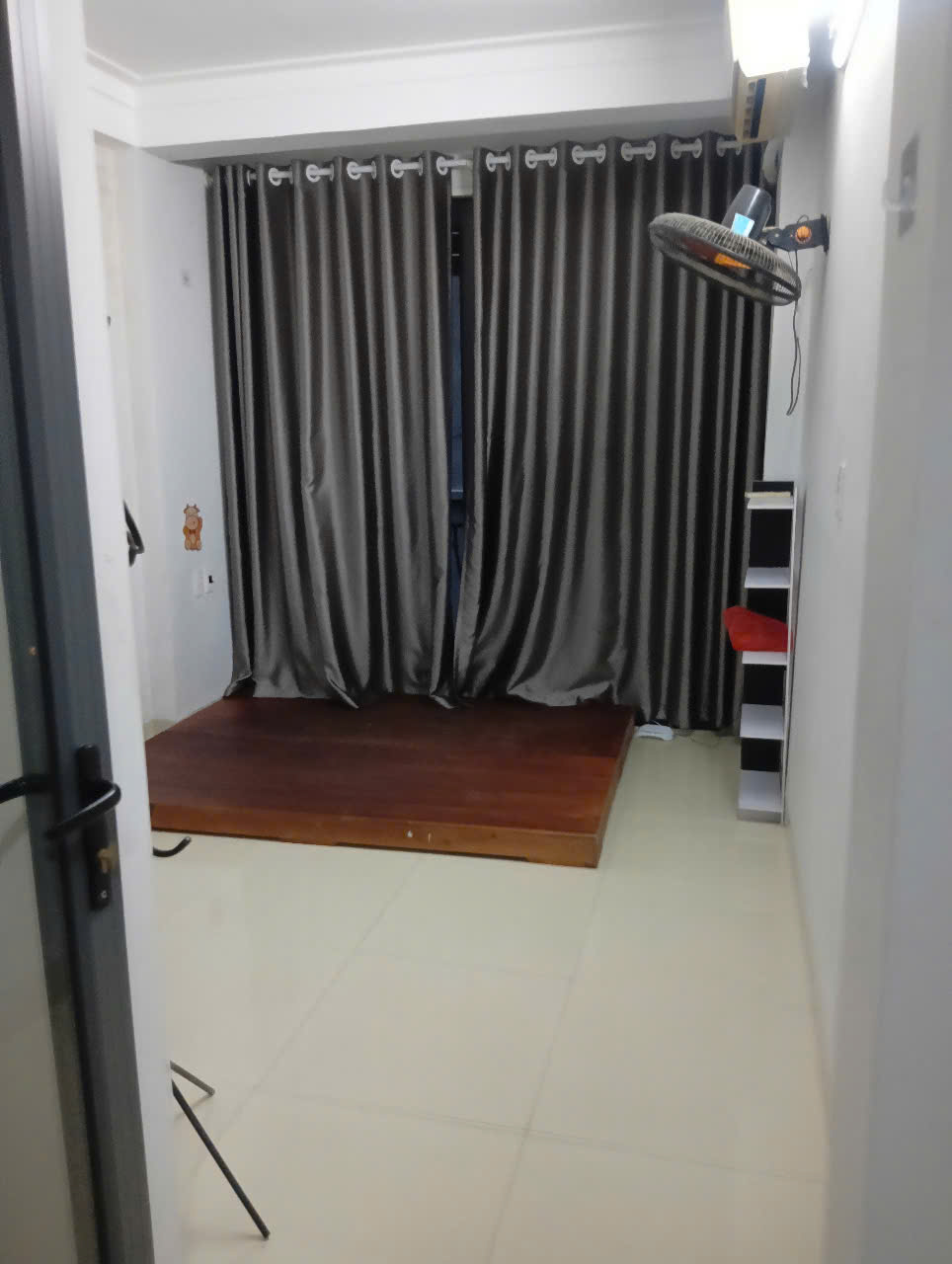 Bán biệt thự liền kề Long Biên, 22m2, 5 tầng, 4.2 tỷ, sổ đỏ - Ảnh 1