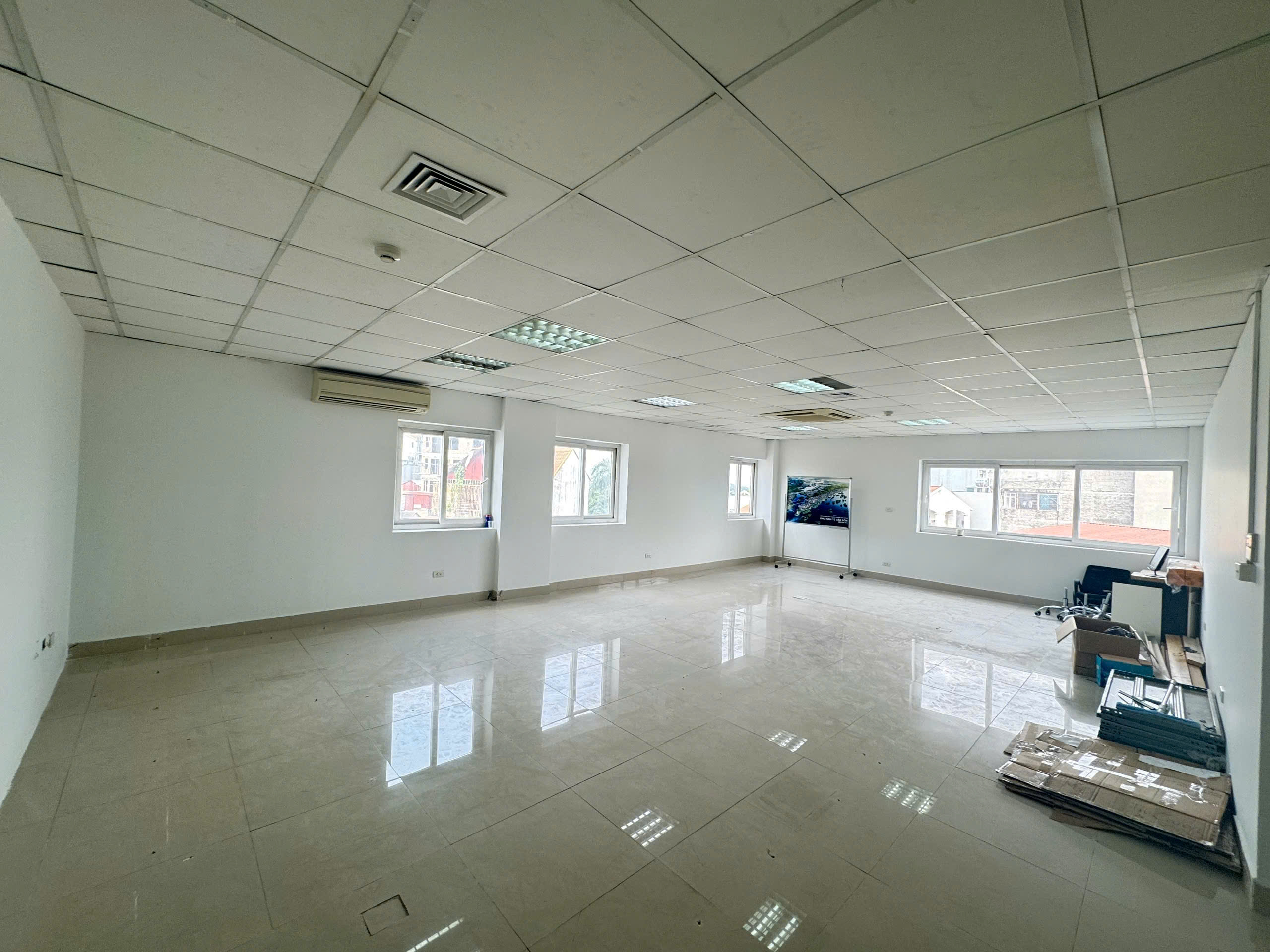 CHO THUÊ VĂN PHÒNG 80M² – TÒA NHÀ HT BUILDING, 28 XUÂN LA, TÂY HỒ - Ảnh 1