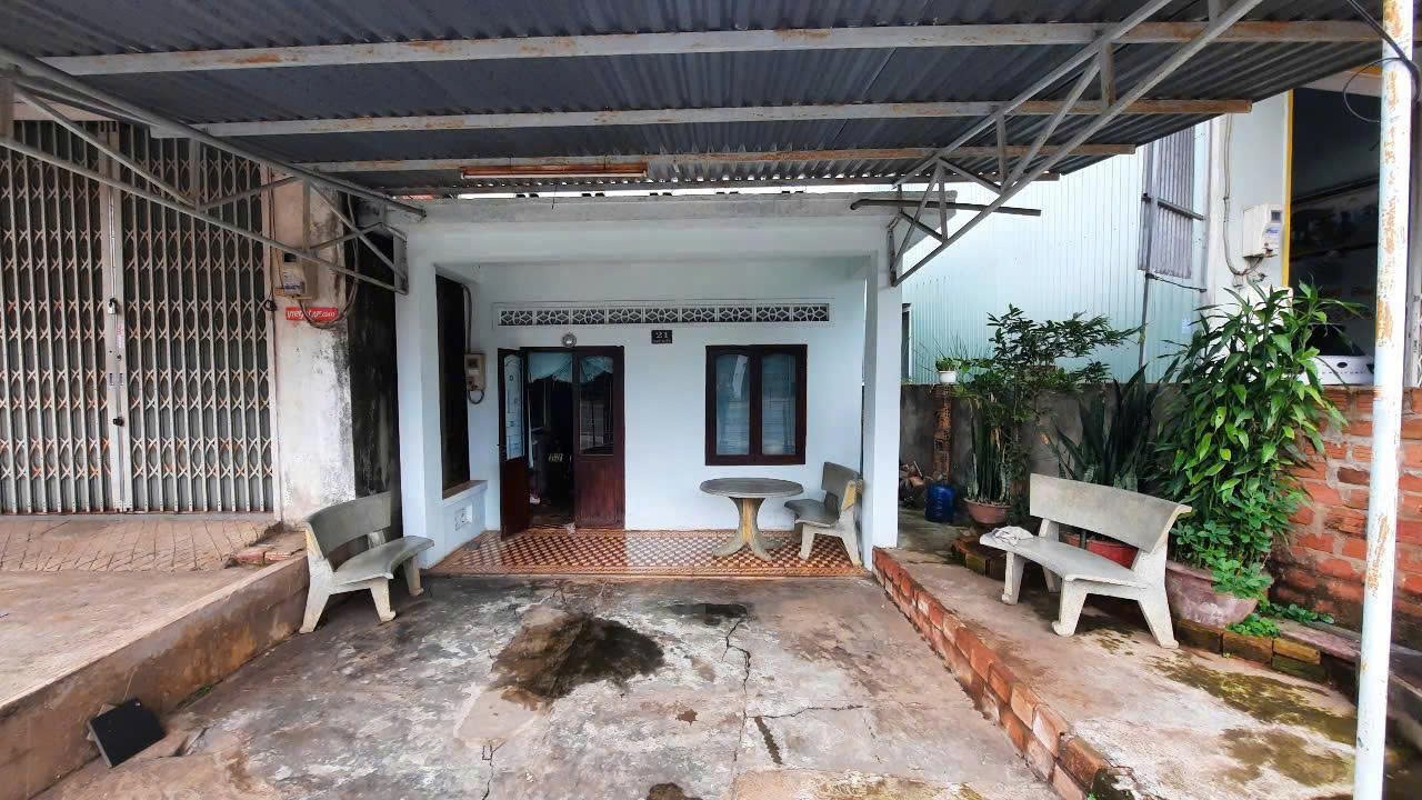 NHÀ CHÍNH CHỦ - GIÁ TỐT - Bán nhà Vị trí đẹp Tại  21 Vạn Kiếp, p. Thống NHất, Pleiku, Gia Lai - Ảnh 2