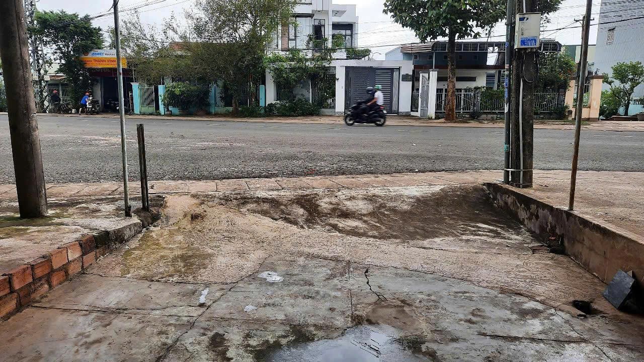 NHÀ CHÍNH CHỦ - GIÁ TỐT - Bán nhà Vị trí đẹp Tại  21 Vạn Kiếp, p. Thống NHất, Pleiku, Gia Lai - Ảnh 3