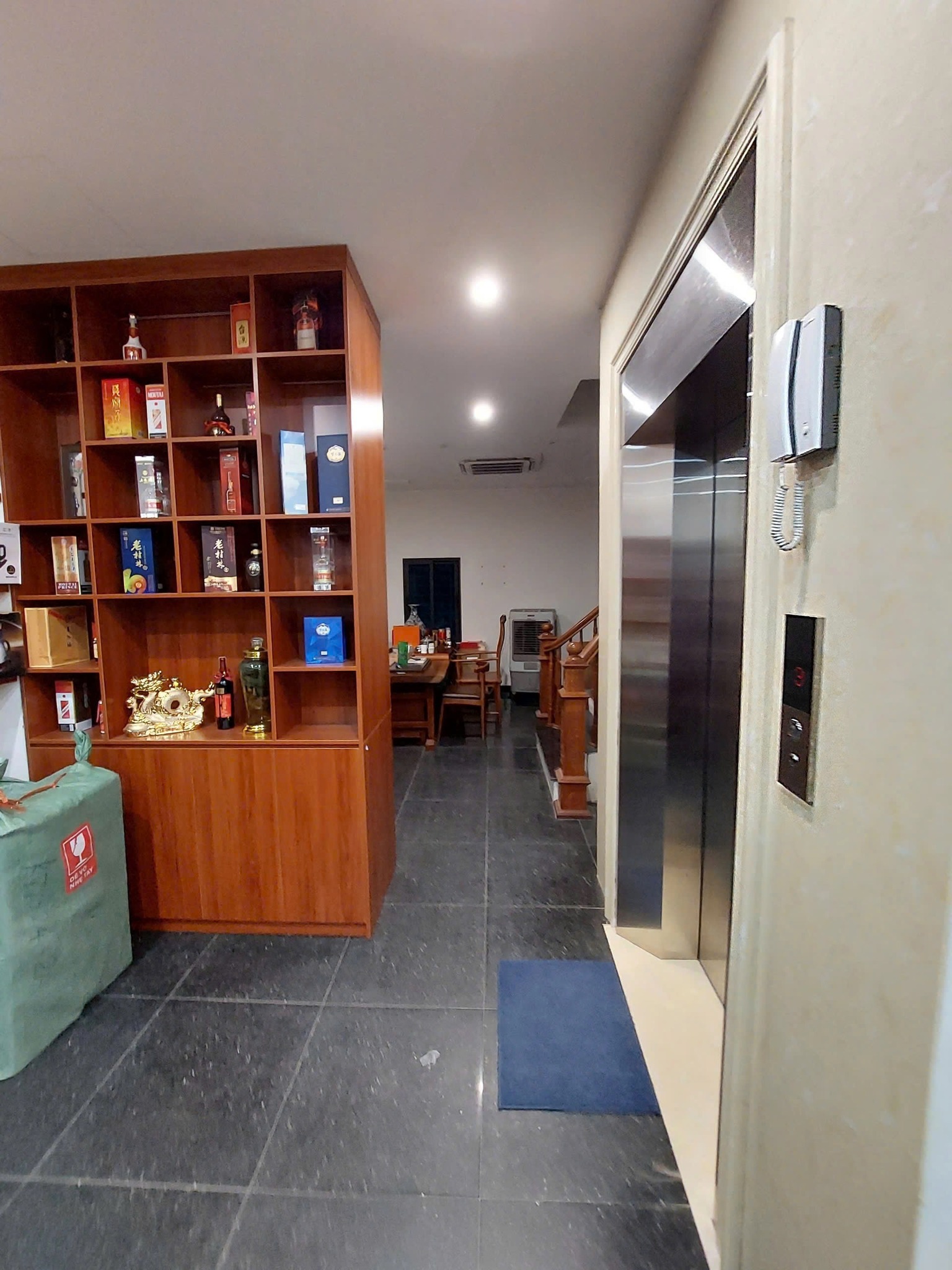 Bán nhà mặt phố Thái Hà, 133m2, 6 tầng thang máy, 61.5 tỷ, vỉa hè rộng, ô tô tránh, kinh doanh đỉnh - Ảnh chính