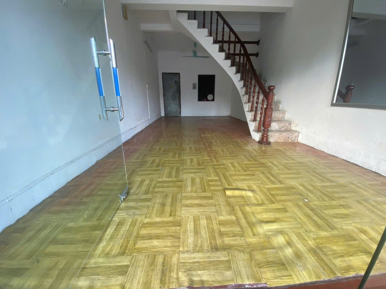 CHÍNH CHỦ CẦN BÁN NHÀ MẶT TIỀN Ở 385 NGUYỄN VĂN CỪ-P.HỒNG HẢI- TP HẠ LONG- QUẢNG NINH - Ảnh 1