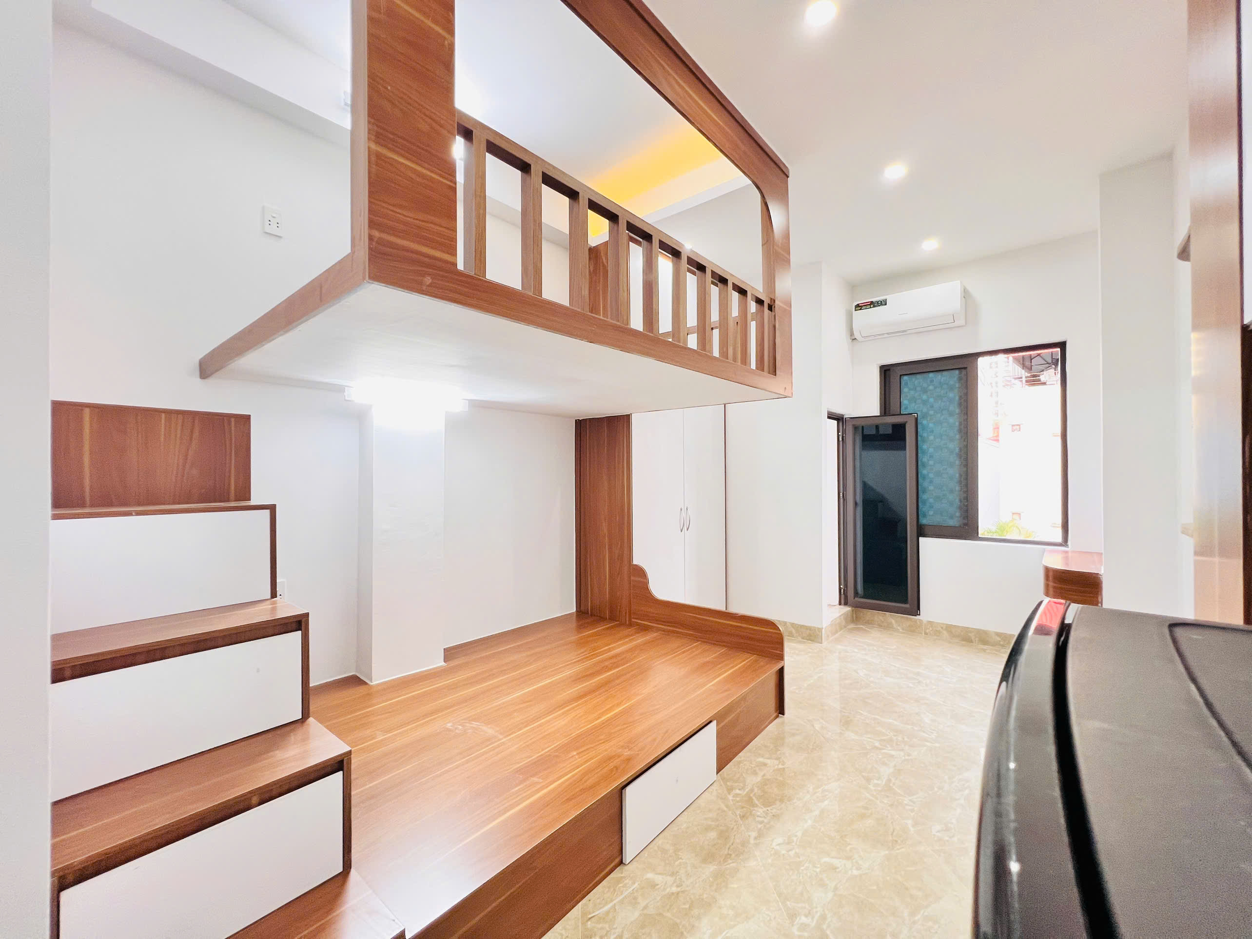 (Cực hiếm) Căn hộ Giường tầng cao cấp 30m2 mới khai trương tại ngõ 213 Giáp Nhất - Máy giặt riêng - Ảnh 1