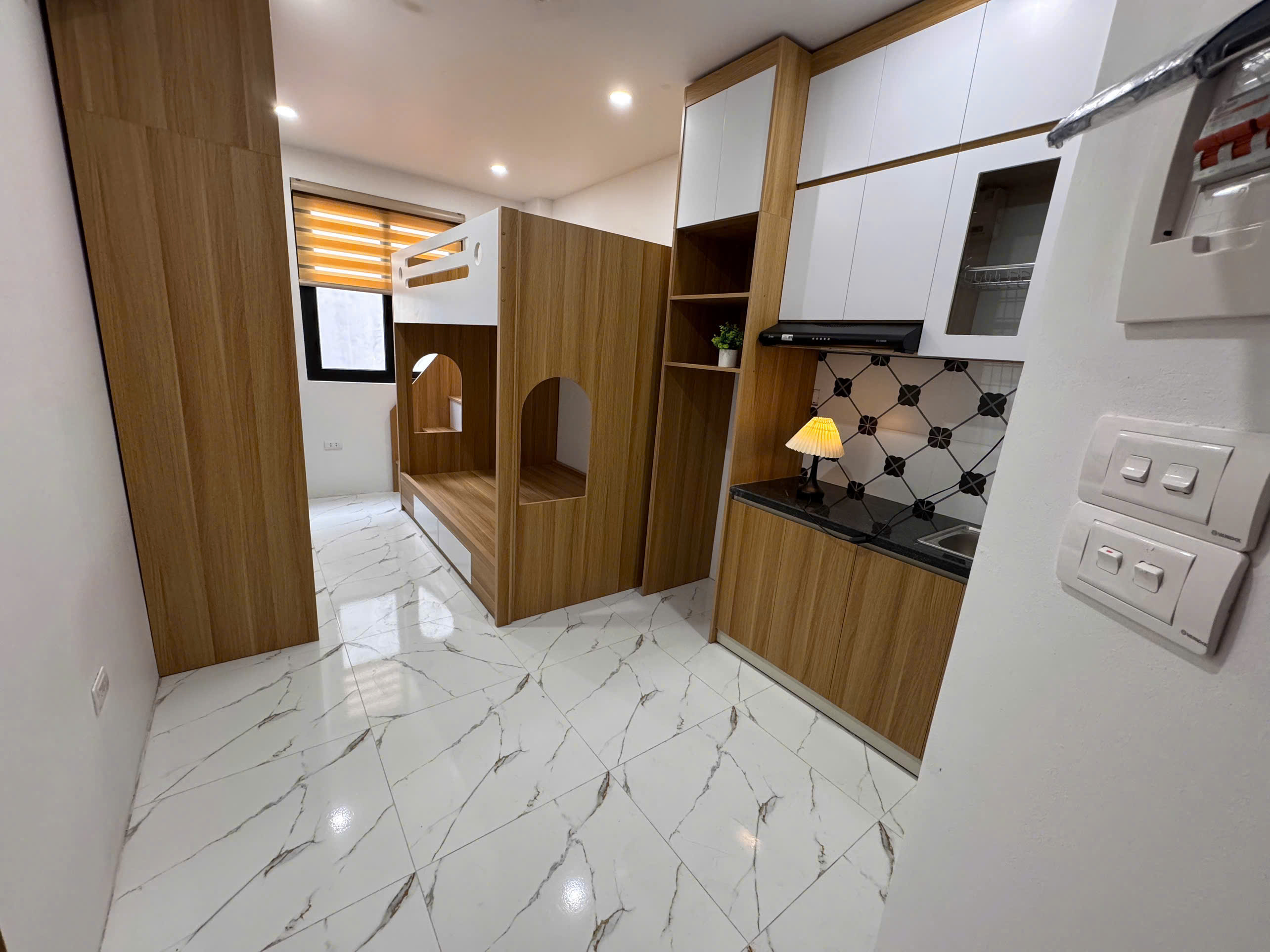 (Cực hiếm) Căn hộ Giường tầng cao cấp 25m2 mới khai trương tại ngõ 102 Pháo Đài Láng - Đống Đa - Ảnh chính