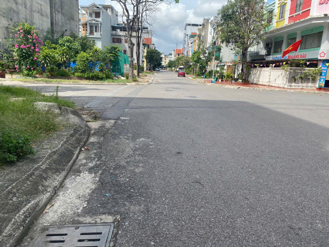 ĐẤT TRUNG TÂM HẠ LONG CÁCH MẶT BIỂN CHƯA ĐẾN 3P ĐI BỘ 211,5M2 CHỈ 70TR/M2. LH:0353561379. - Ảnh 3