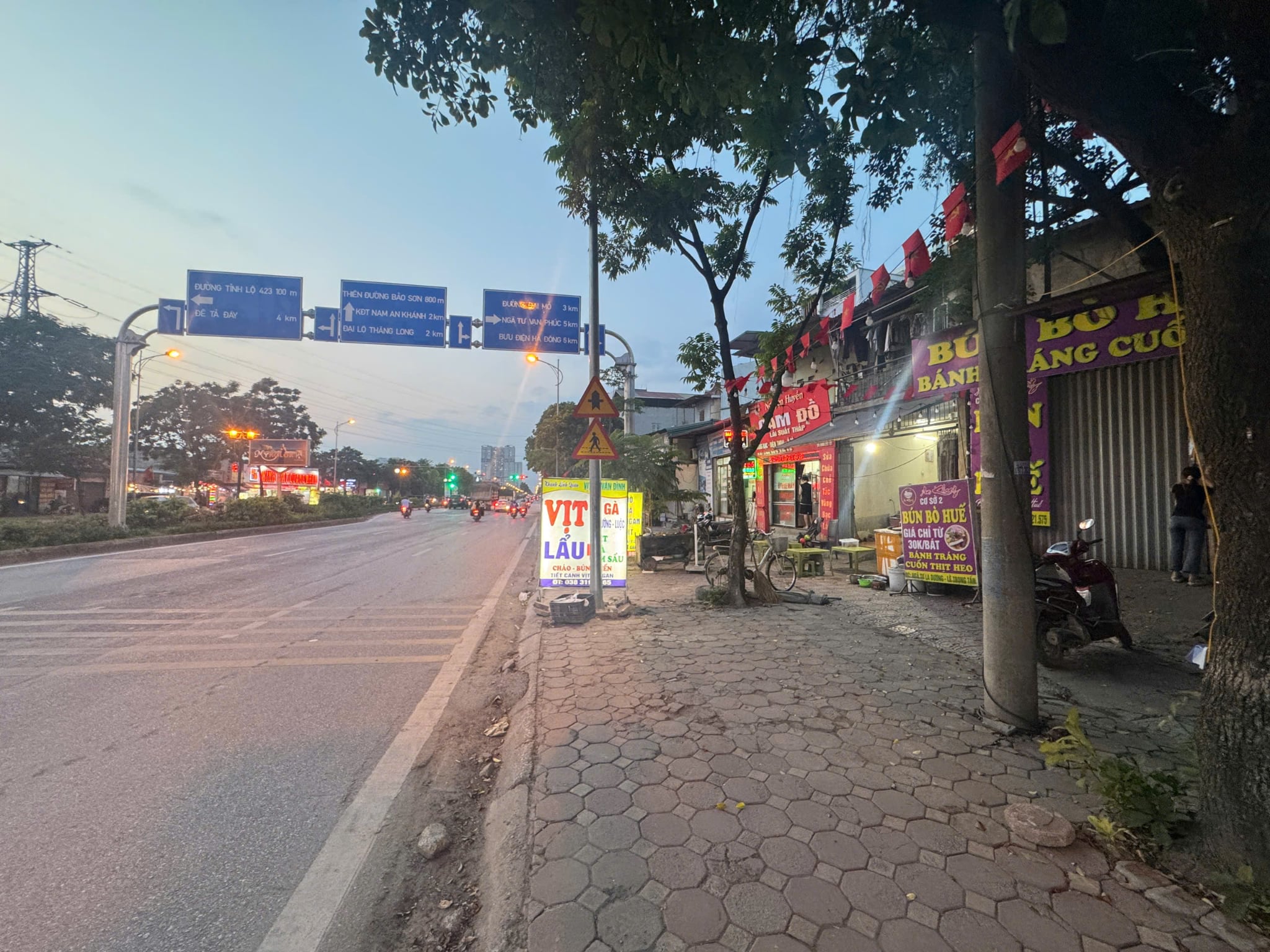 NHƯỢNG LẠI QUÁN BÚN BÒ HUẾ MẶT ĐƯỜNG LÊ TRỌNG TẤN - GẦN THIÊN ĐƯỜNG BẢO SƠN - Ảnh 2