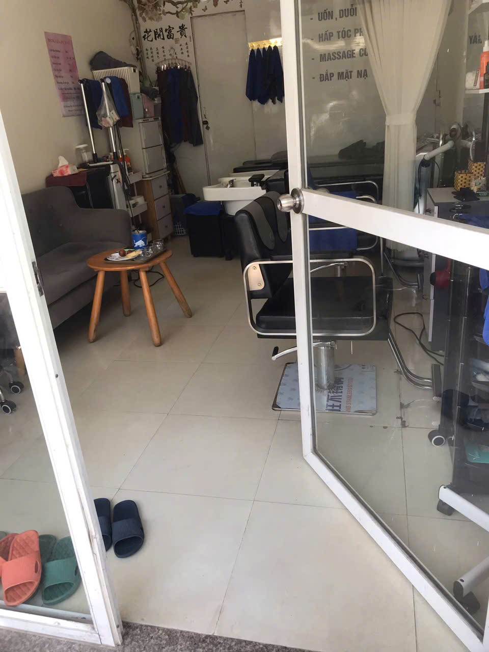 SANG NHƯỢNG CỬA HÀNG thân yêu vô cùng lộc lá đã gắn bó với em suốt 2 năm qua để mở rộng mặt bằng - Ảnh 1