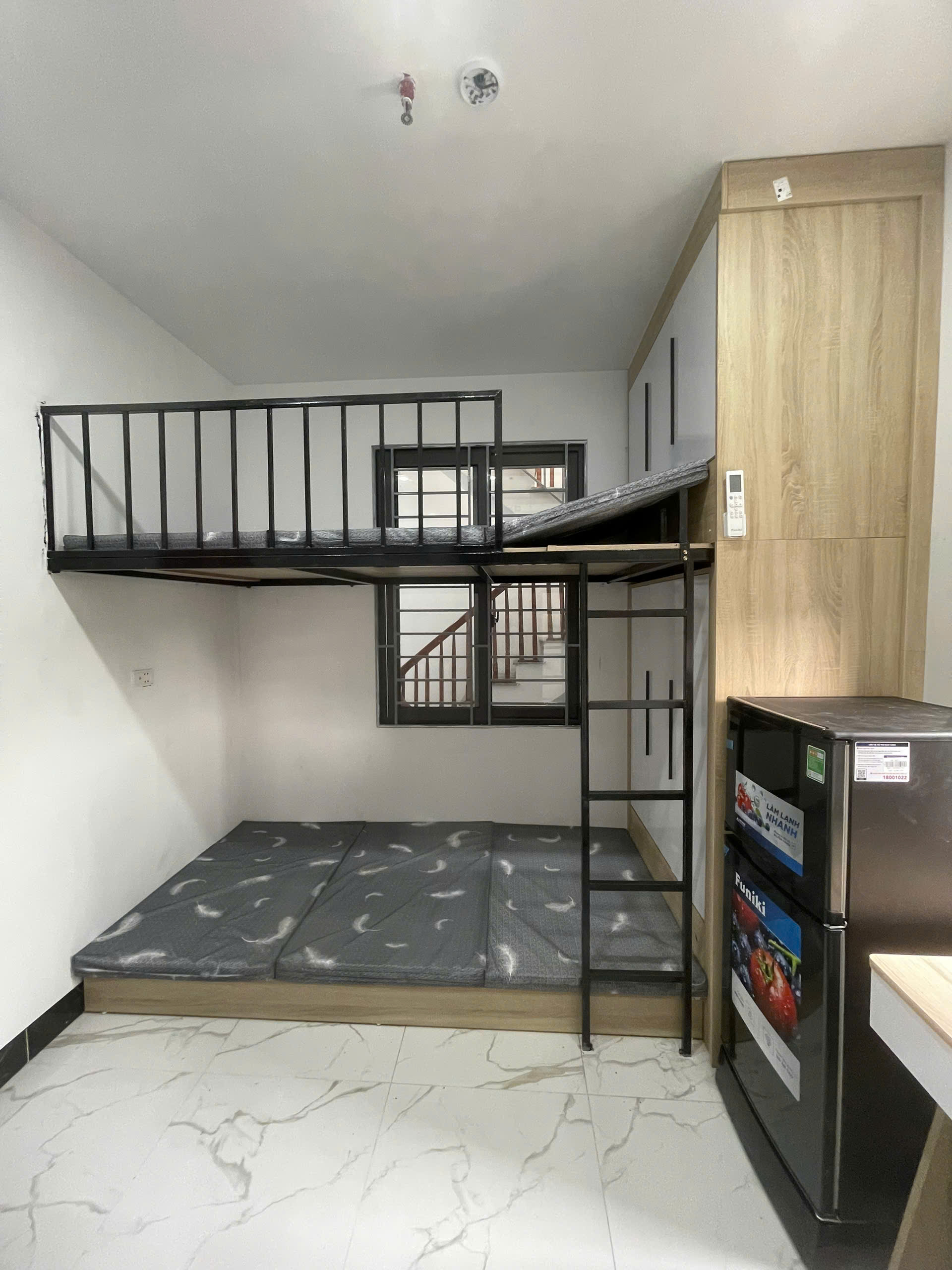 (Cực hiếm) Căn hộ Giường tầng cao cấp 22m2 mới khai trương tại ngõ 112 Định Công Thượng - Hoàng Mai - Ảnh 1