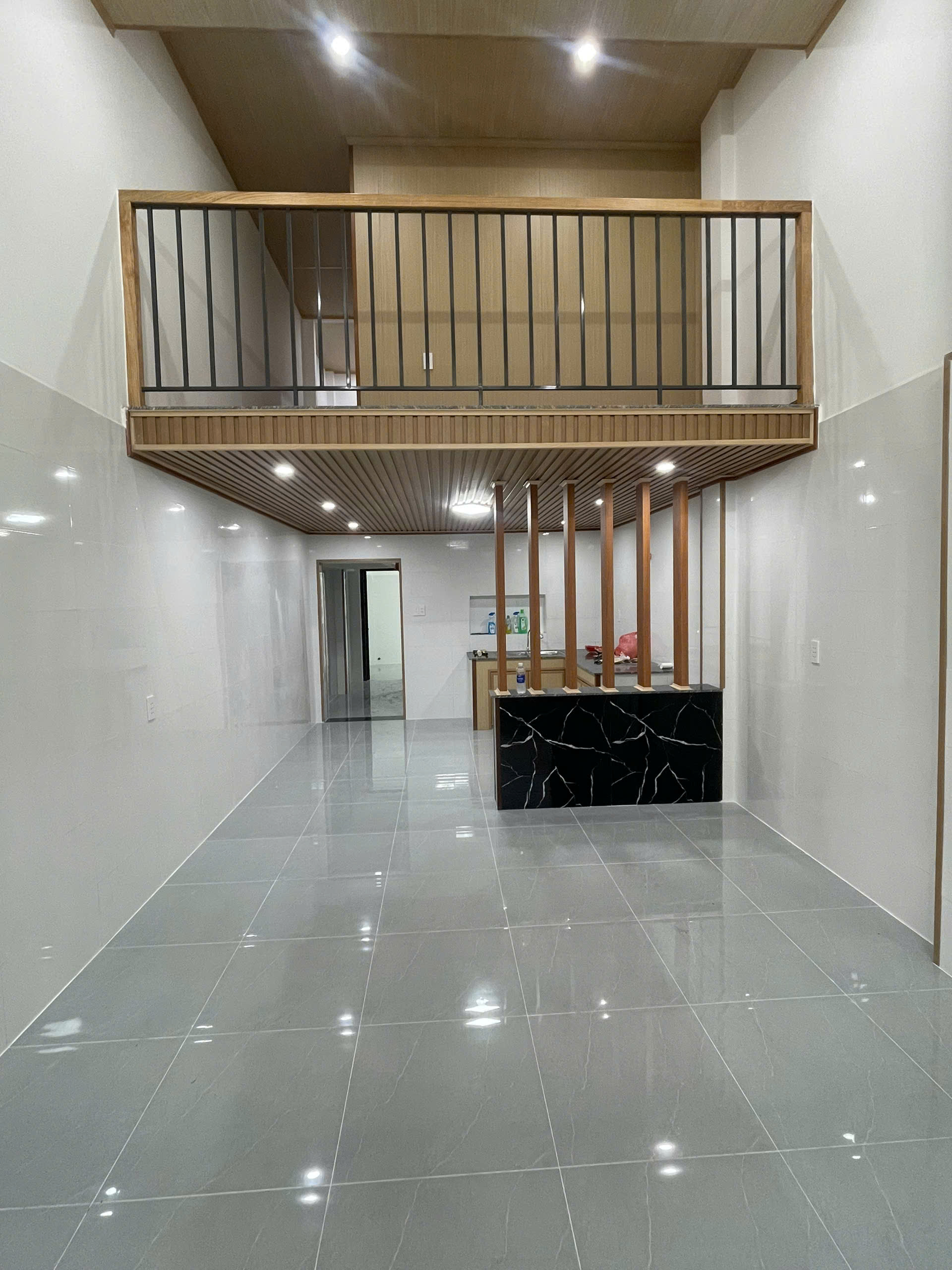 BÁN NHÀ SIÊU PHẨM NHÀ MẶT TIỀN ĐƯỜNG NHỰA DH409 HÒA TIẾN - Ảnh chính