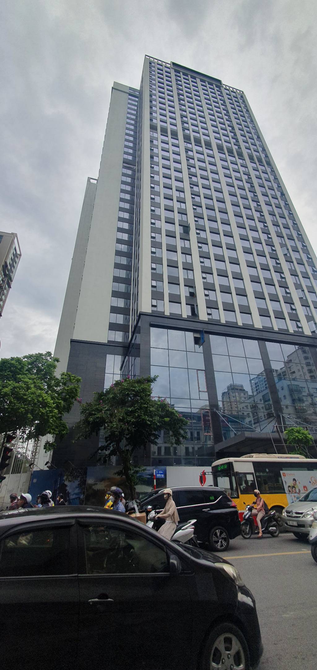 Bán chung cư 63 Ngụy Như Kon Tum, 76m2, 5.5tỷ đầy đủ nội thất - Ảnh 1