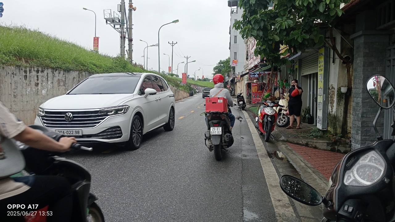 BÁN ĐẤT NGỌC THỤY LÝ SƠN – 94M² – Ô TÔ TRÁNH – VIEW SÂN BÓNG – GẦN PHỐ LÝ SƠN<br><br>🌟 Vị trí cực đẹp - Ảnh 1