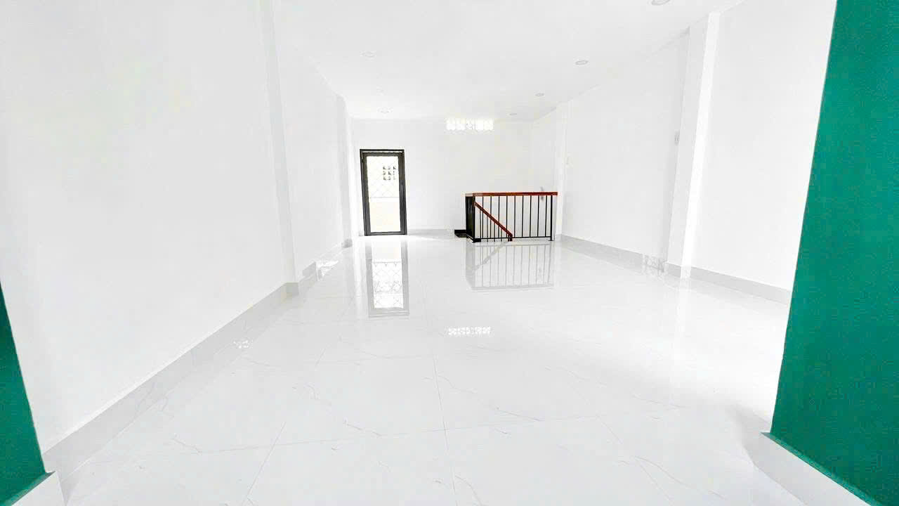 Thuê nhà nguyên căn HXH Q10- Ngang hơn 4m, 4 tầng suốt: 20 tr.LH: 0933910039 - Ảnh 1