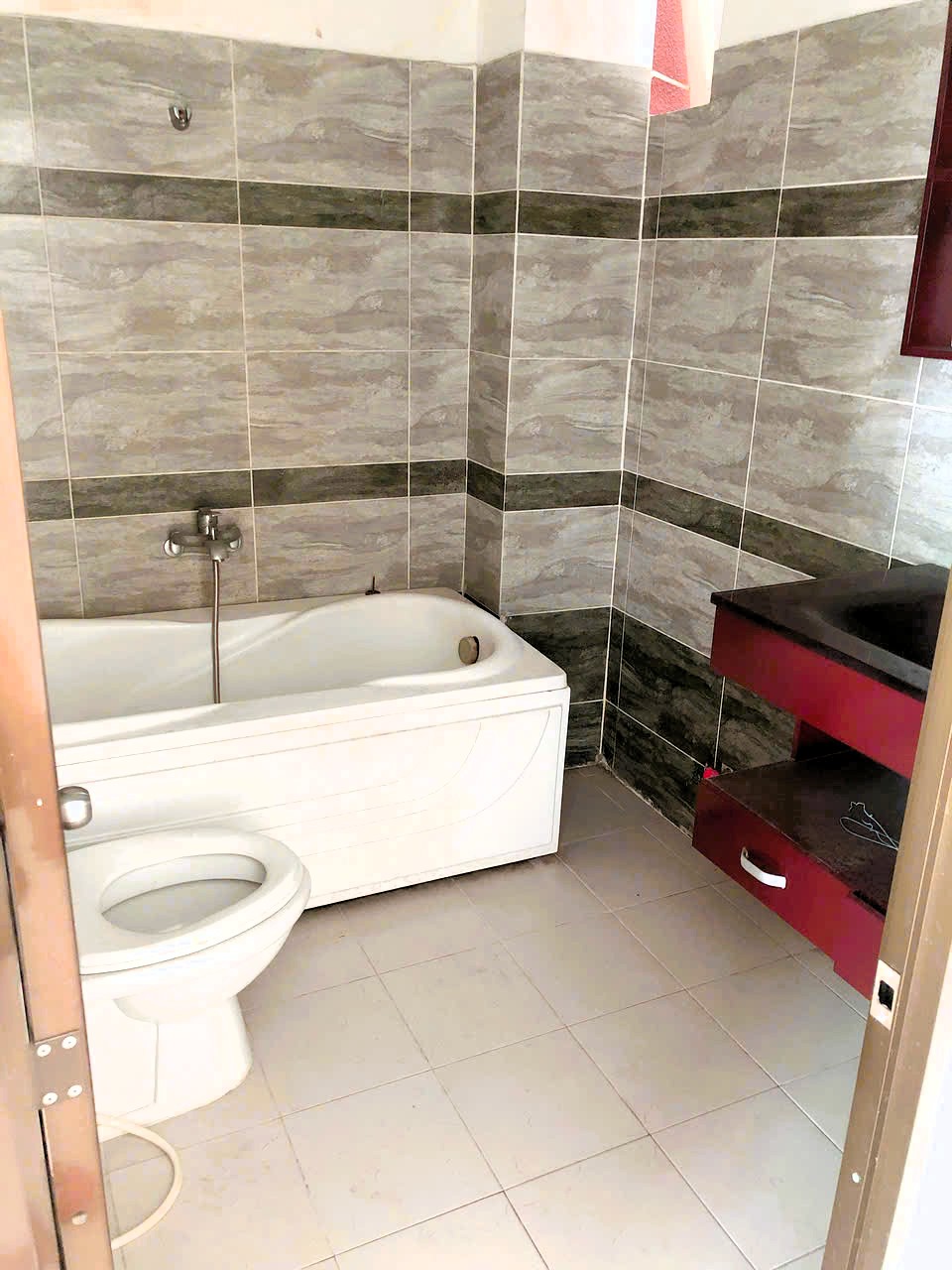 cho thuê nhà 2 mặt tiền đường Phạm Văn Đồng, phường Linh Tây tiện lợi - Ảnh 2