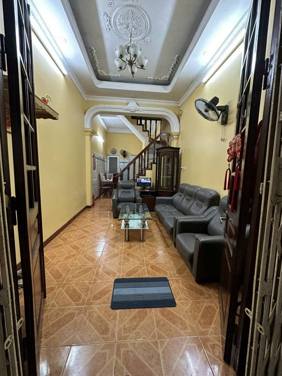 Cho thuê nhà nguyên căn ngõ 318 La Thành, Hào Nam, Đống Đa 38m x 4T, 5 ngủ giá 12 triệu - Ảnh chính