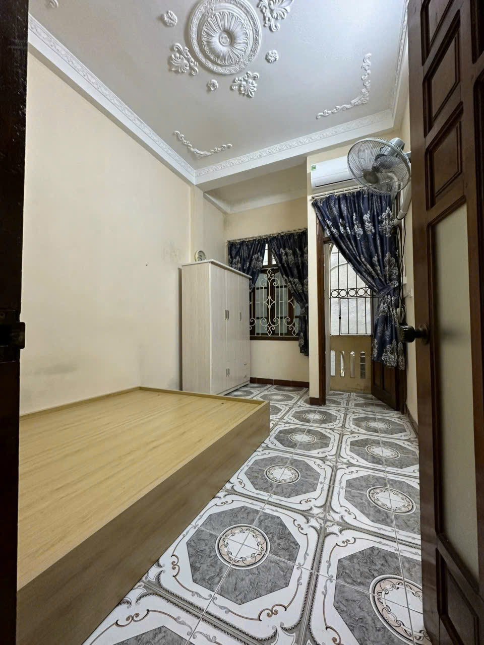 Cho thuê nhà nguyên căn ngõ 318 La Thành, Hào Nam, Đống Đa 38m x 4T, 5 ngủ giá 12 triệu - Ảnh 1