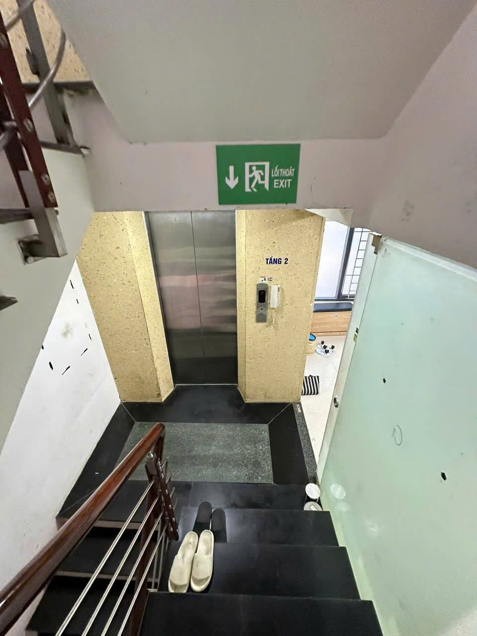 Cho thuê nhà riêng Hoàng Ngọc Phách, Đống Đa 60m x 7T giá 42TR, THANG MÁY - Ô TÔ - Ảnh 2