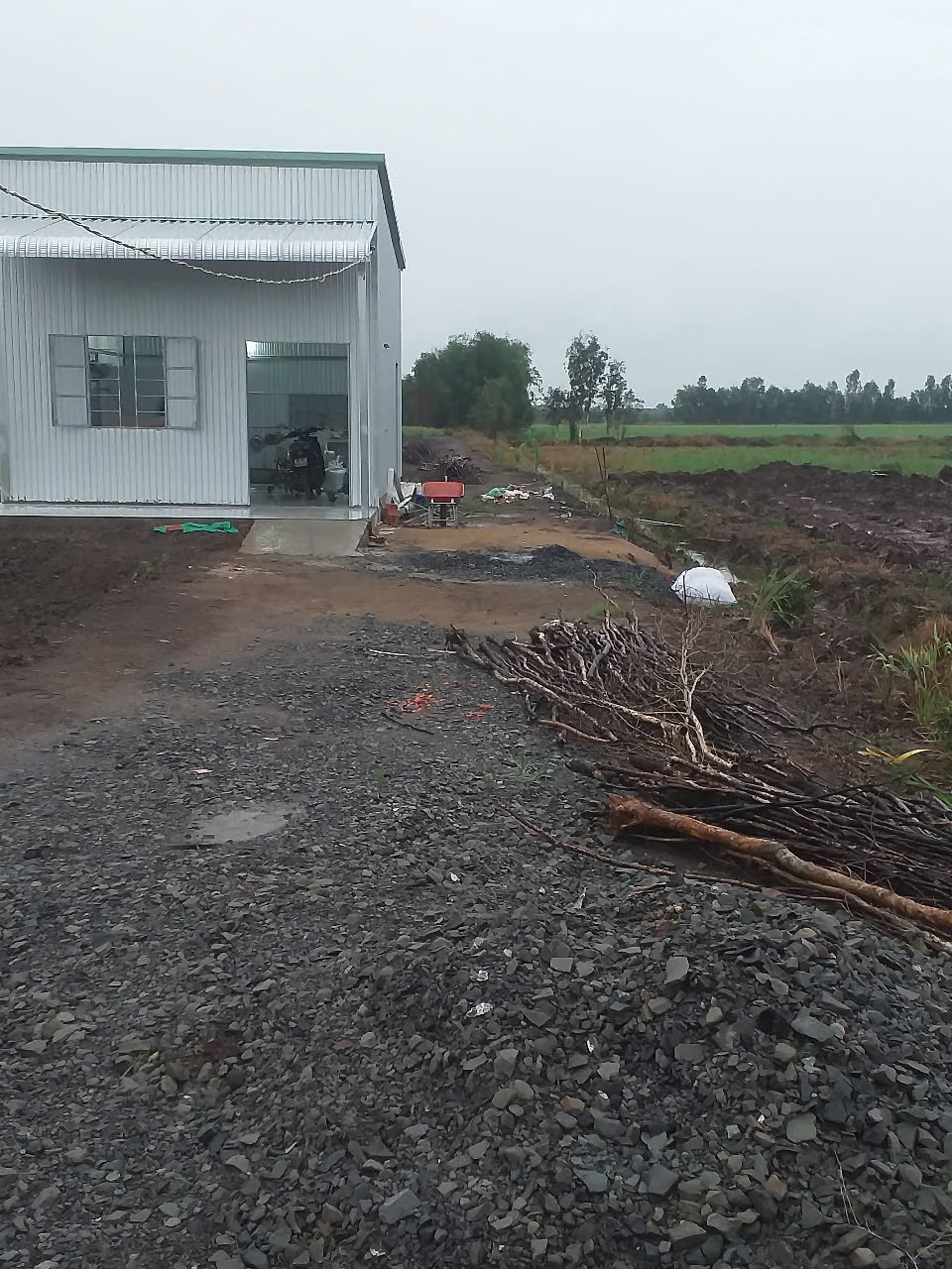 Chính Chủ Bán Nhà Tiền Chế Và 1300m2 Đất Tại Xã Thuận Bình, Thạnh Hóa, Long An - Ảnh chính