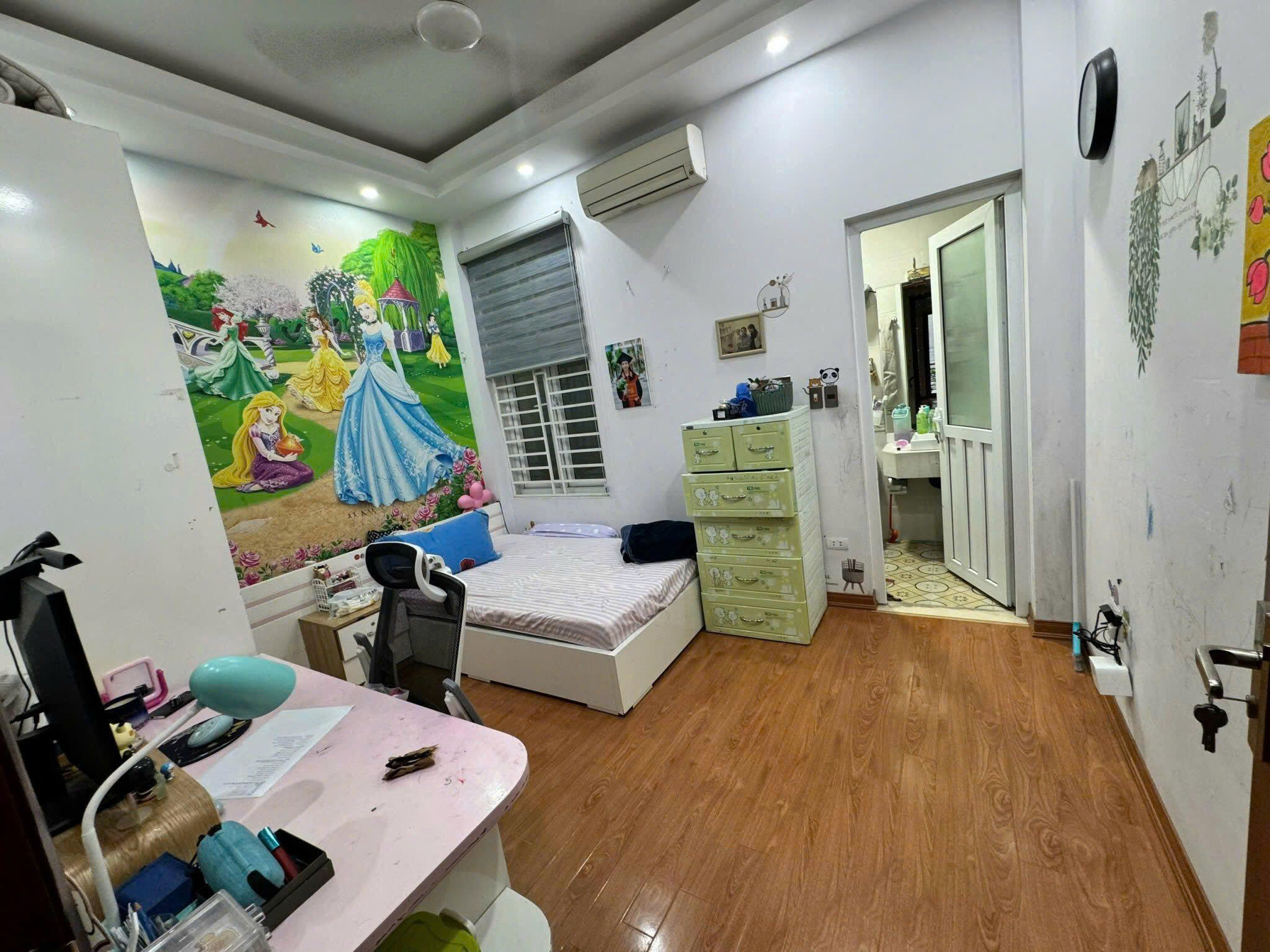 Cho thuê nhà ngõ 61 Phùng Chí Kiên, Hoàng Quốc Việt 60m x 6T giá 25TR, ô tô tránh - Ảnh chính