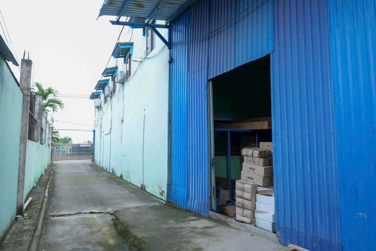 NHÀ XƯỞNG (15x70) 2 MẶT TIỀN ĐẸP – NGAY NGÃ TƯ CẦU LỚN – HÓC MÔN - Ảnh 2